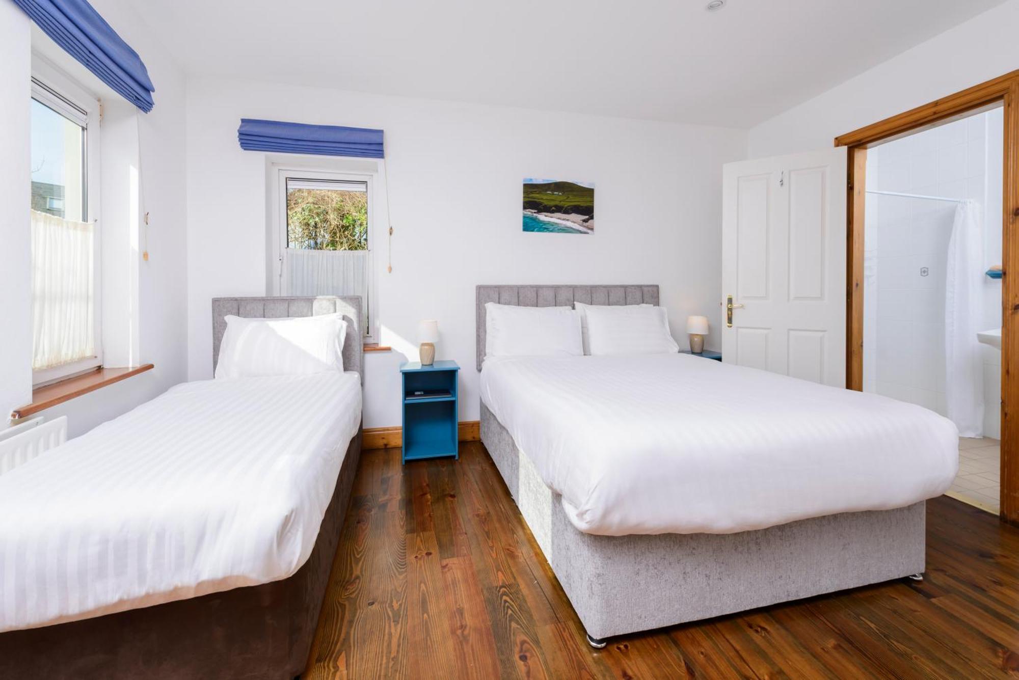 An Capall Dubh B&B 丁格尔 外观 照片
