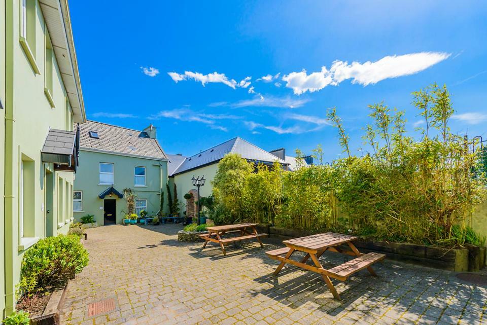An Capall Dubh B&B 丁格尔 外观 照片